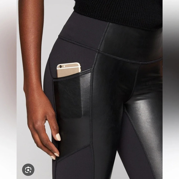 Athleta | GLEAM CHATURANGA TO TOWN TIGHT Legging, Size Medium - Picture 1 of 7